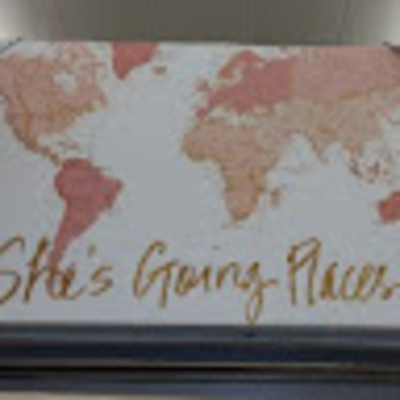 Meet your Posher, Christie - Picture 1 of 1